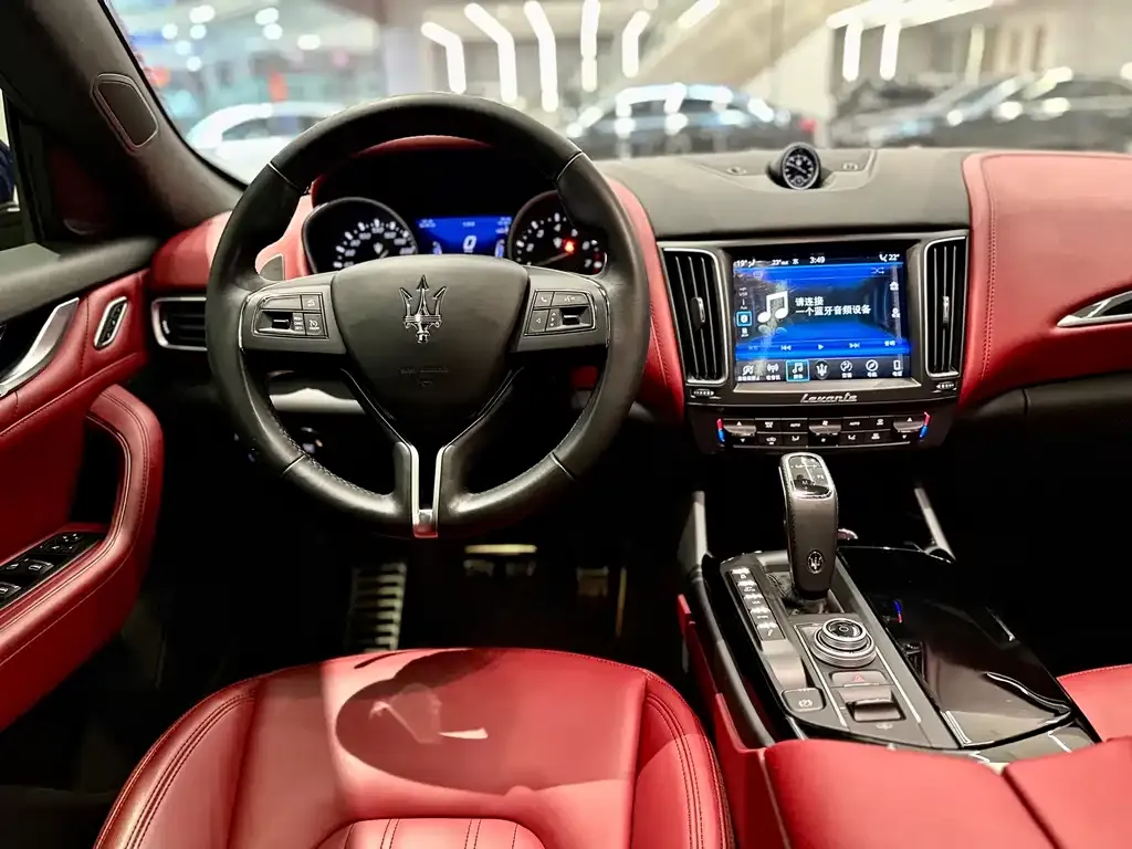 Maserati Levante — фото 9