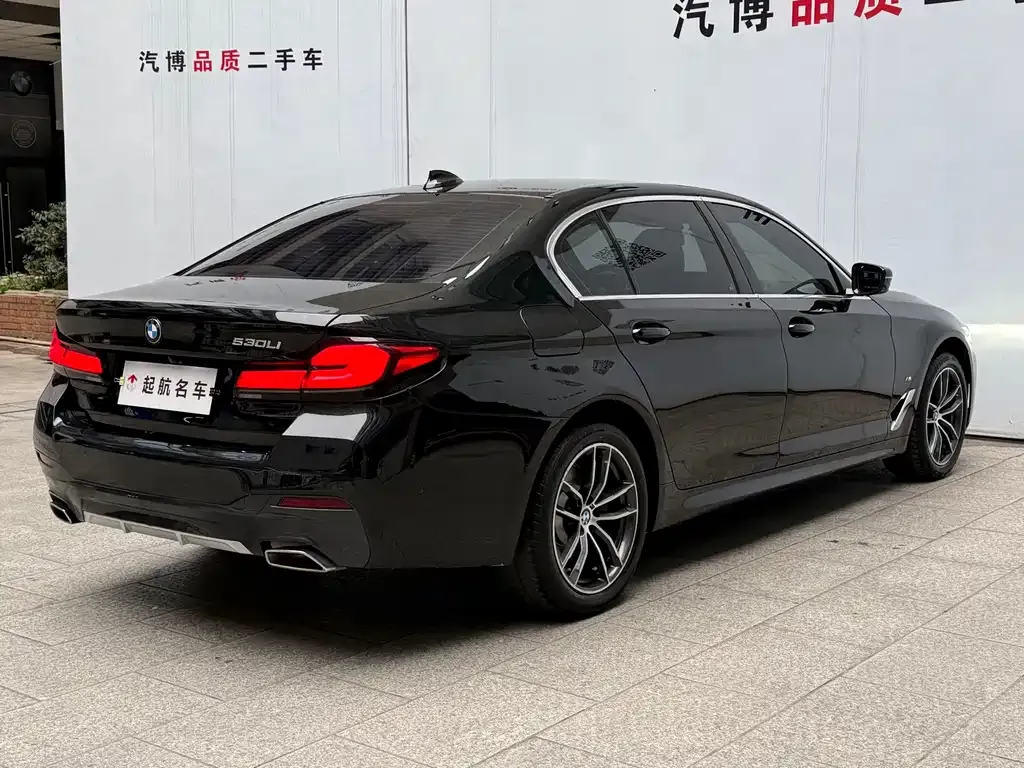 BMW 5 Series — фото 10