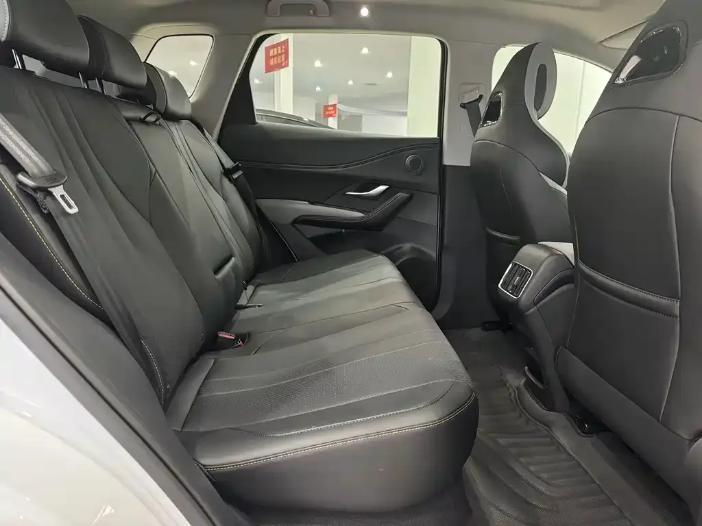 BYD Seal 05 DM-i — фото 10