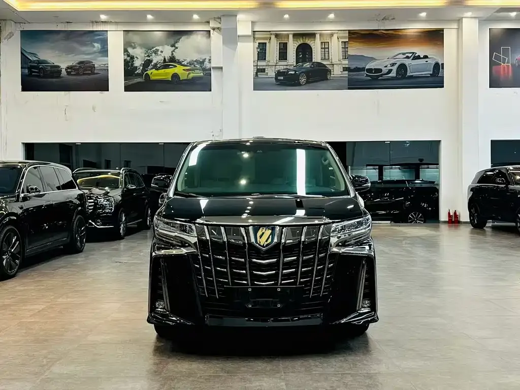 Toyota Alphard — фото 3