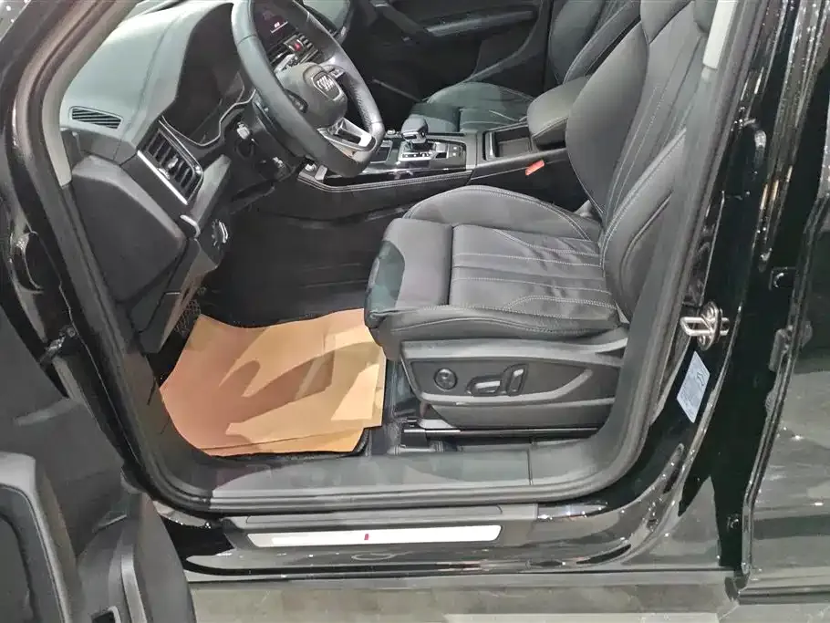 Audi Q5L Sportback — фото 3