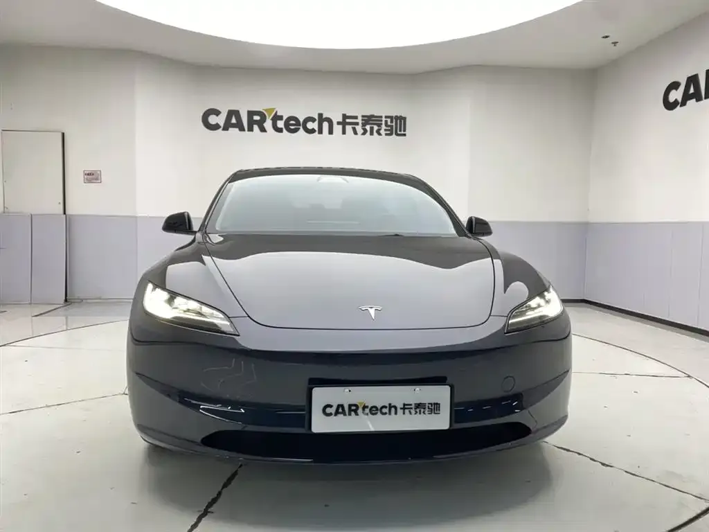 Tesla Model 3 — фото 10