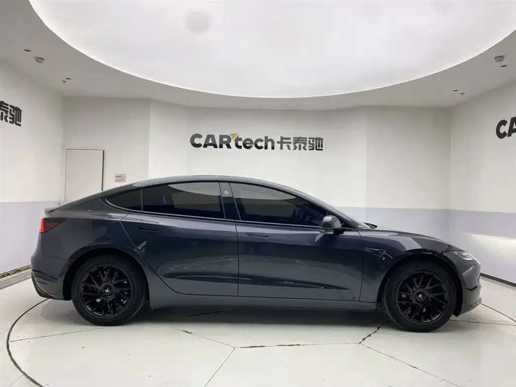 Tesla Model 3 — фото 2