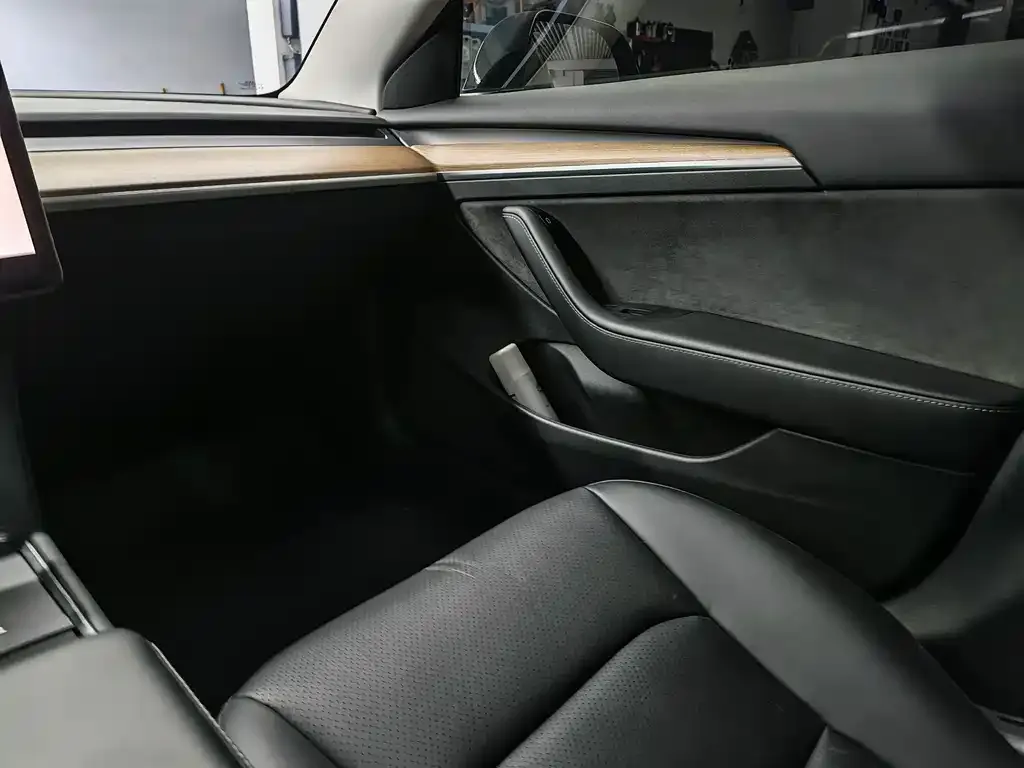 Tesla Model 3 — фото 2