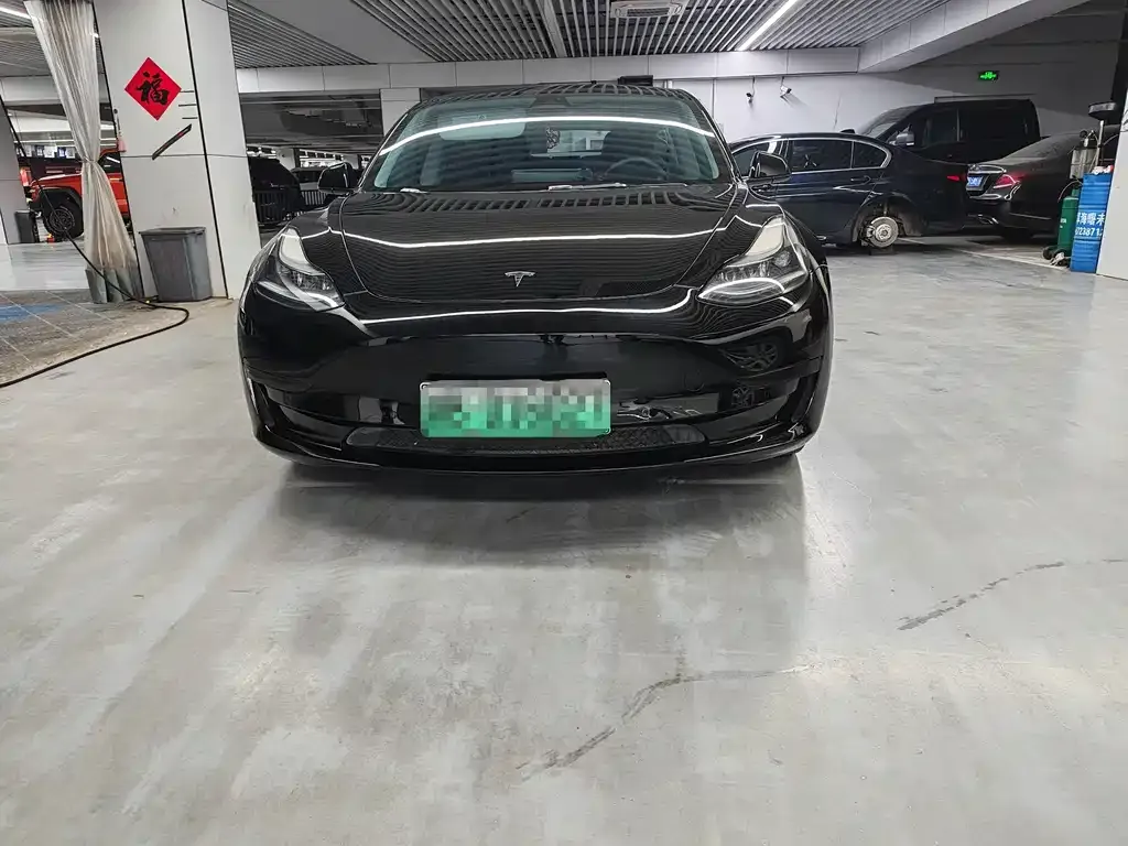 Tesla Model 3 — фото 4