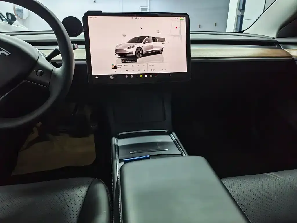 Tesla Model 3 — фото 6