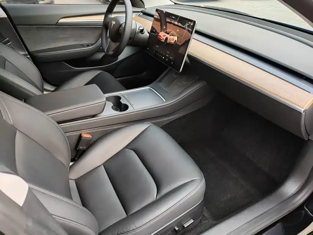 Tesla Model 3 — фото 5
