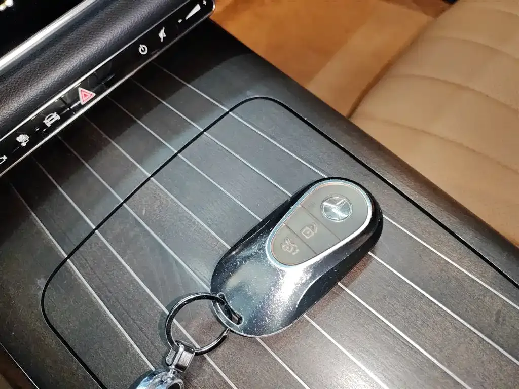 Mercedes-Benz E-Class New Energy — фото 2