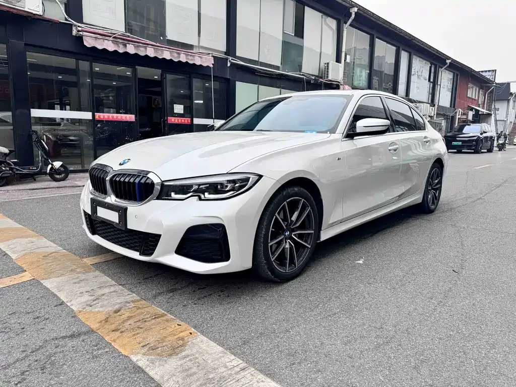 BMW 3 Series — фото 1