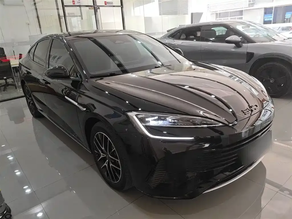 BYD Seal — фото 3