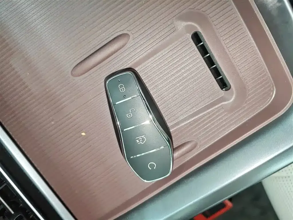 BYD Seal — фото 7