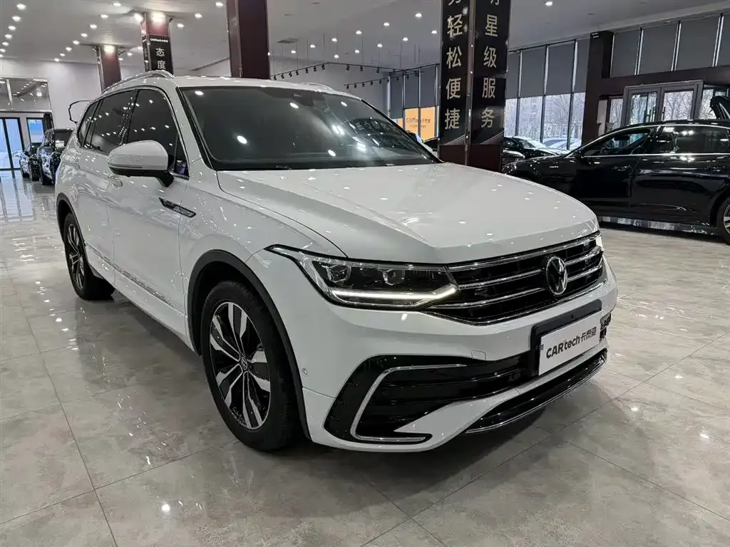 Volkswagen Tiguan L — фото 6