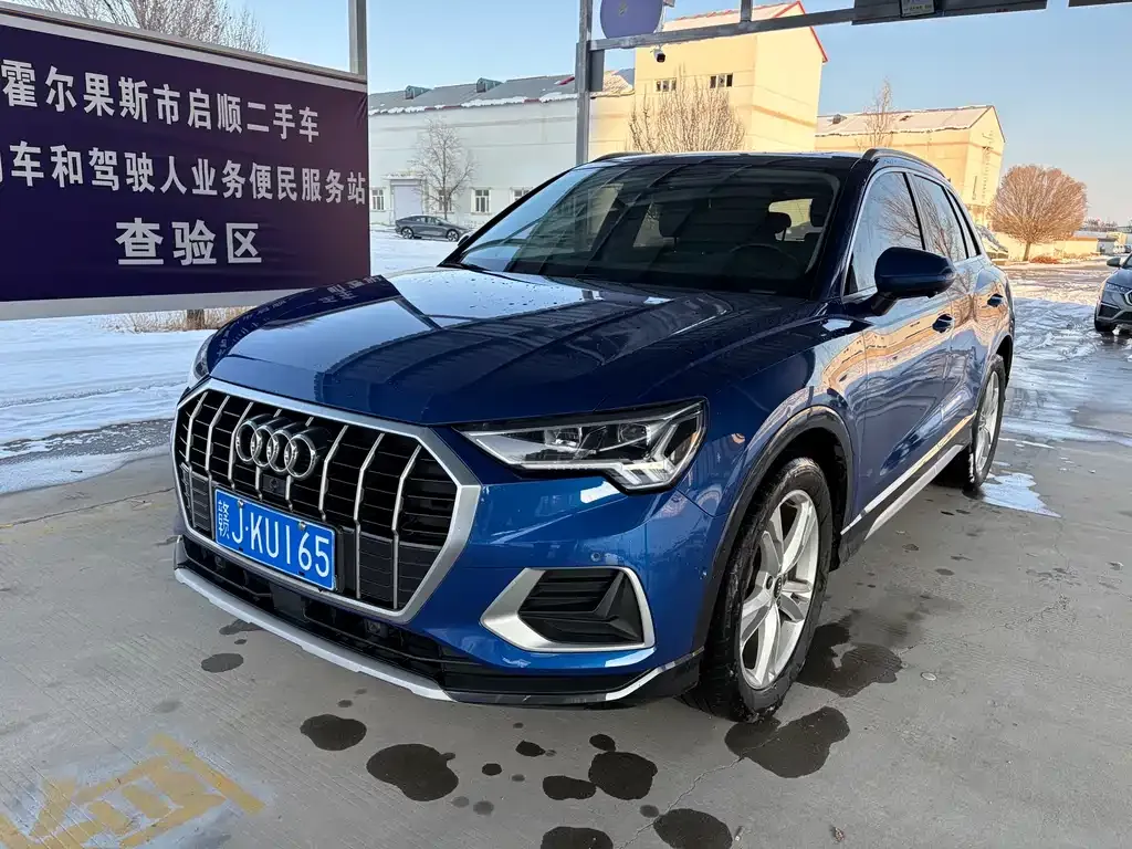 Audi Q3 — фото 1