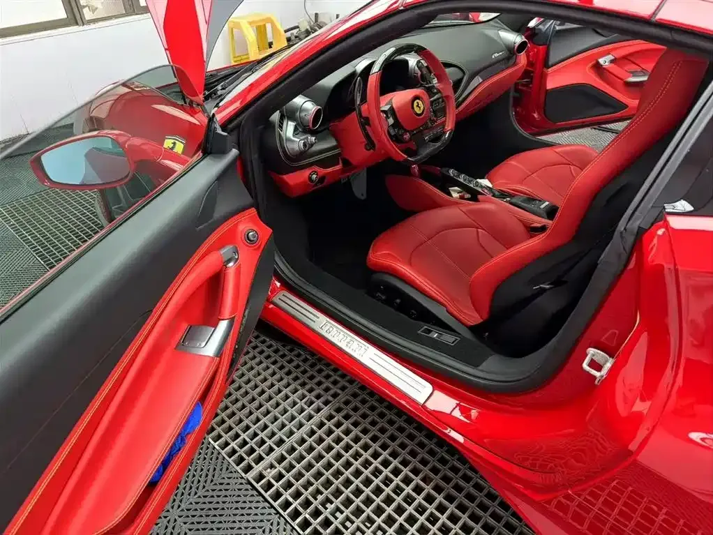 Ferrari F8 — фото 9