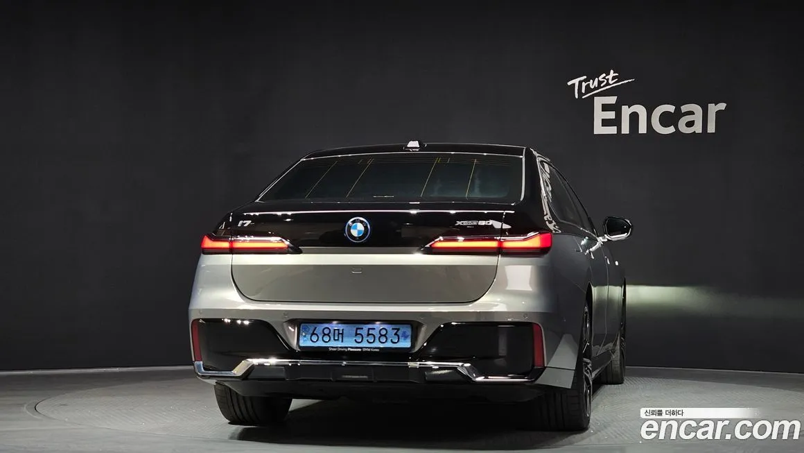 BMW i7 — фото 2