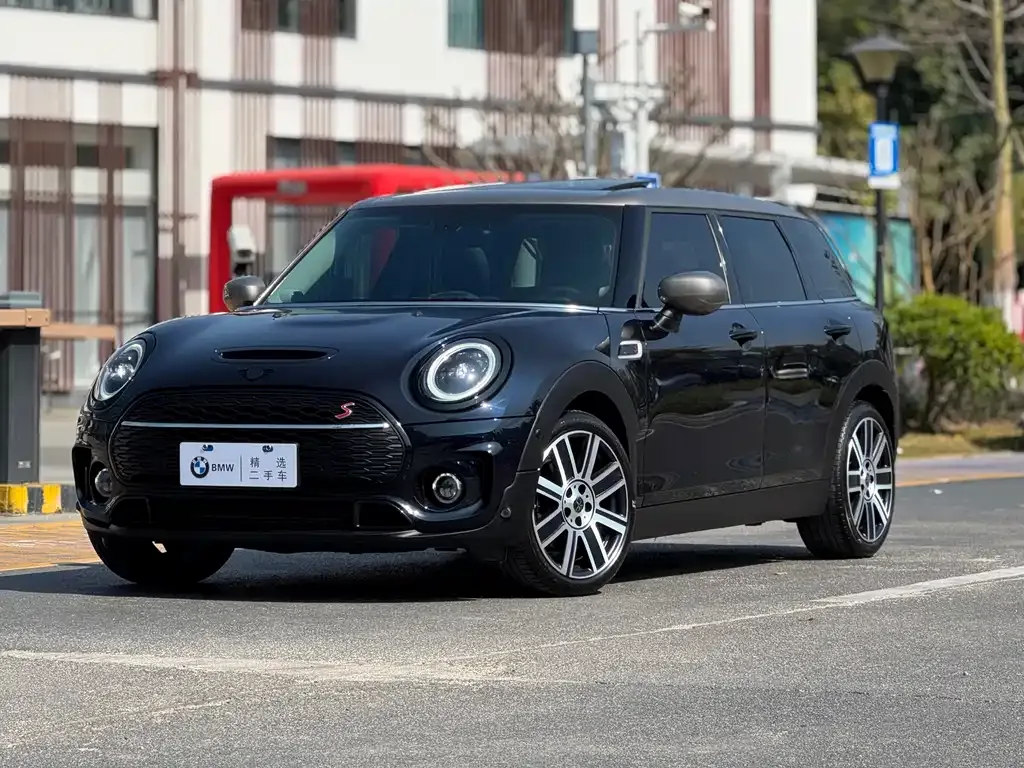 MINI Clubman — фото 1