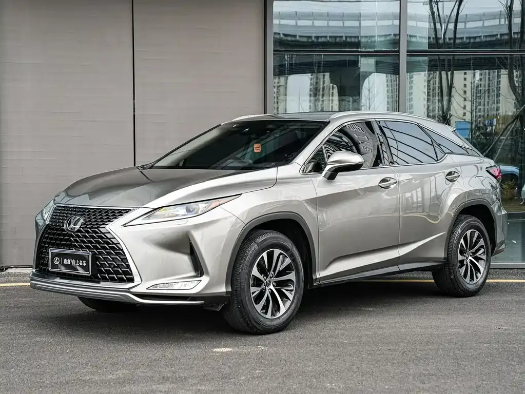 Lexus RX — фото 1