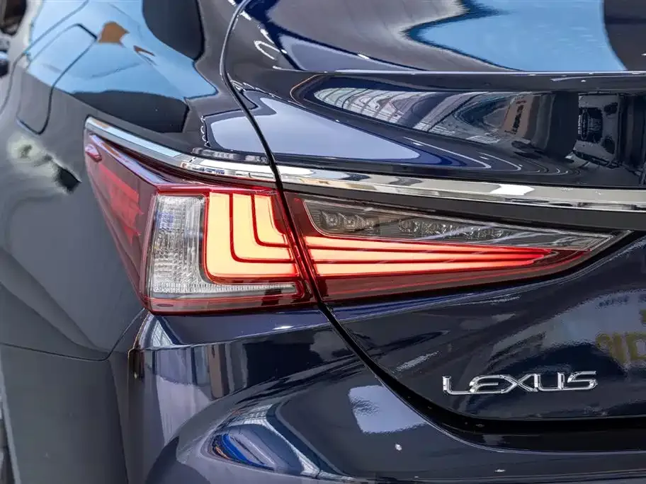 Lexus ES — фото 4
