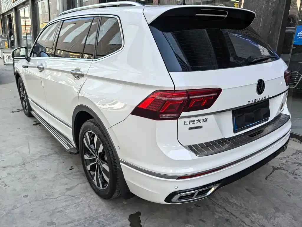 Volkswagen Tiguan L — фото 7