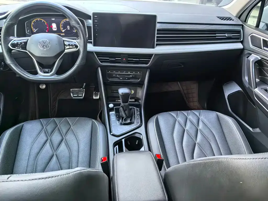 Volkswagen Tiguan L — фото 3