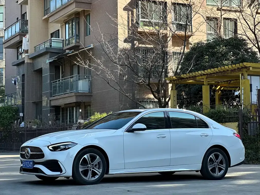 Mercedes-Benz C-Class — фото 1