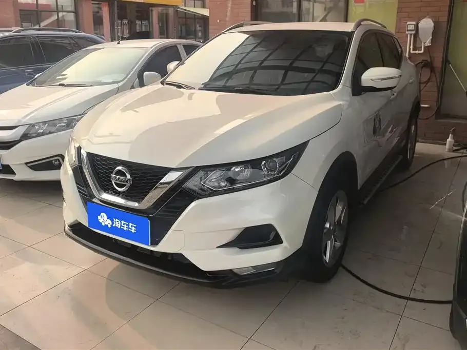 Nissan Qashqai — фото 1