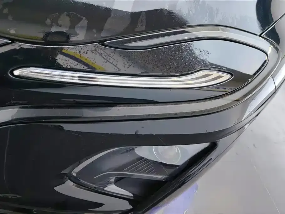 Hongqi E-QM5 — фото 10