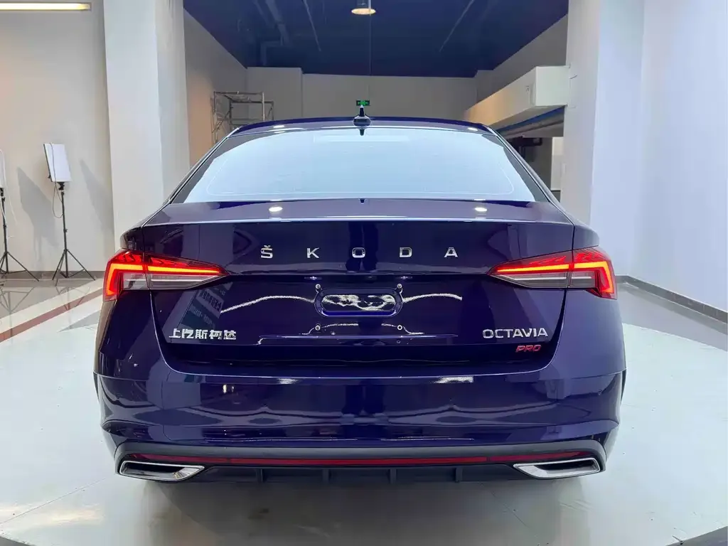 Skoda Octavia — фото 7