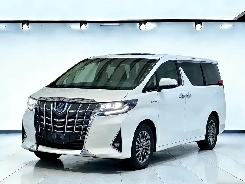 Toyota Alphard — фото 1