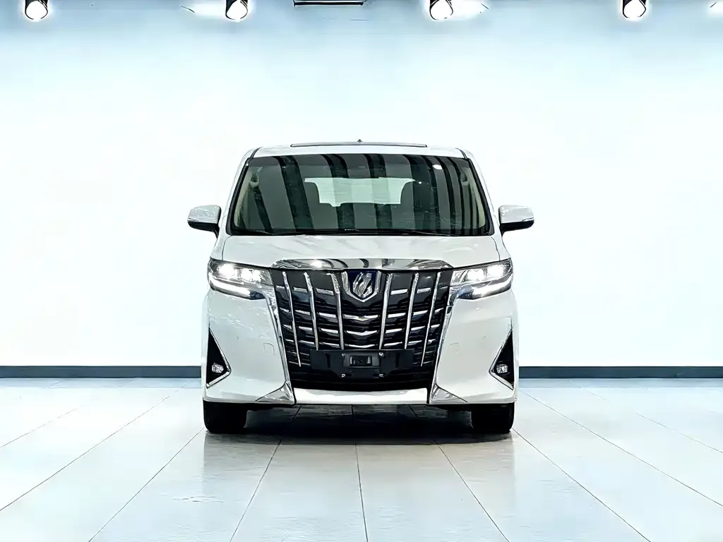 Toyota Alphard — фото 2