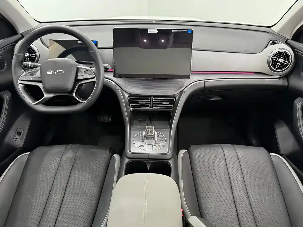 BYD Seal 05 DM-i — фото 8