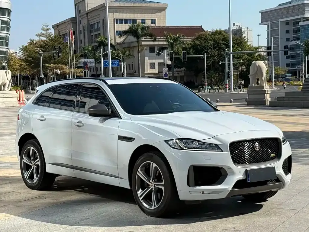 Jaguar F-PACE — фото 9