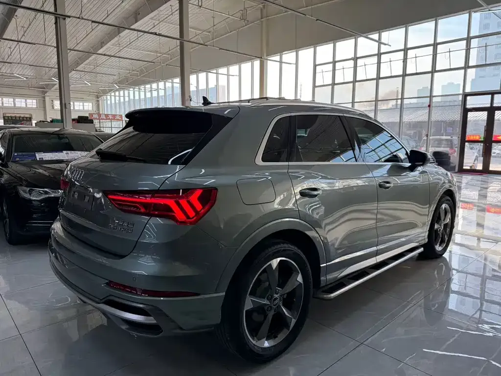 Audi Q3 — фото 10