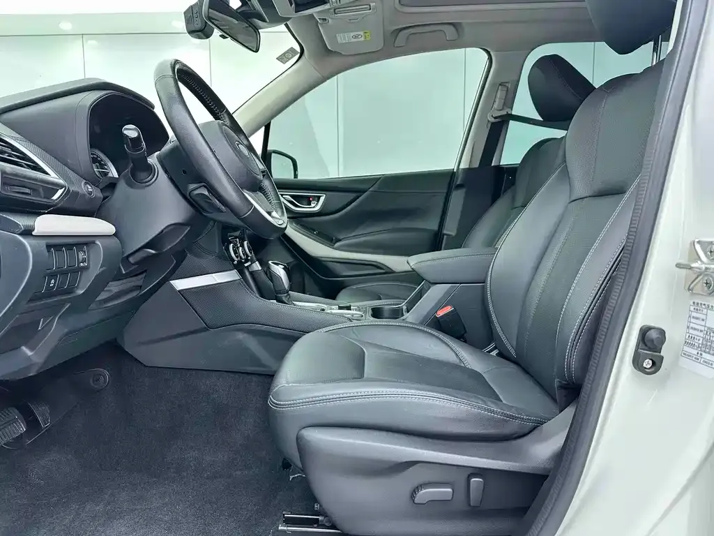 Subaru Forester — фото 10