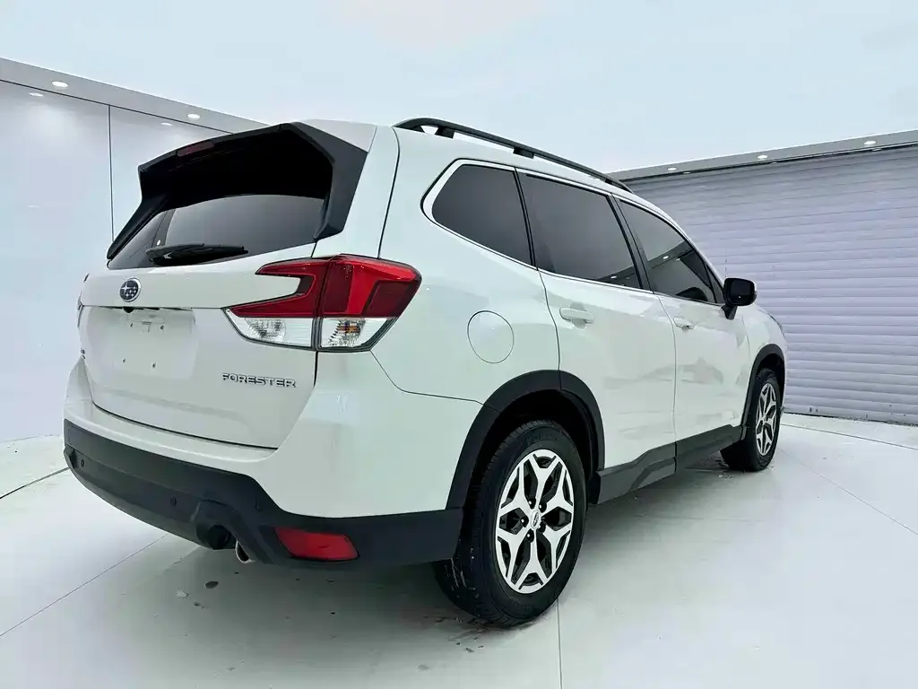 Subaru Forester — фото 7