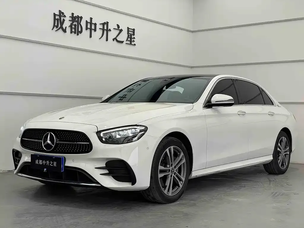 Mercedes-Benz E-Class — фото 1