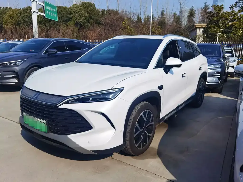 BYD L DM-i — фото 1