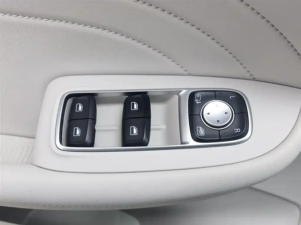 Roewe iMAX8 — фото 2