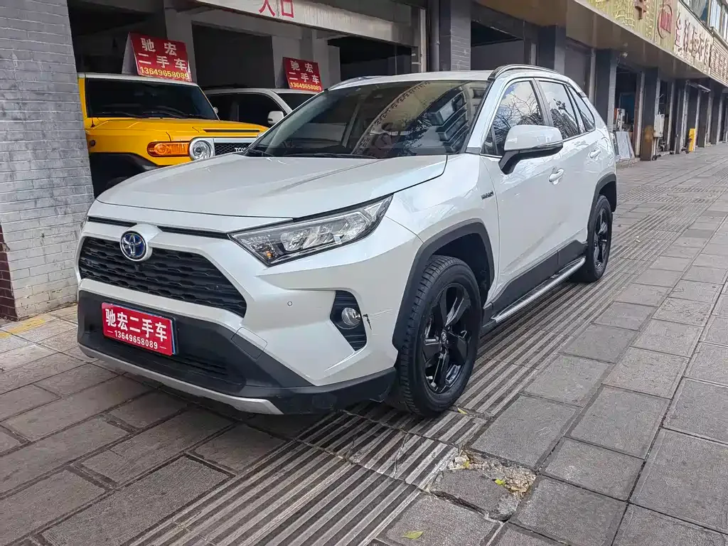 Toyota RAV4 — фото 3