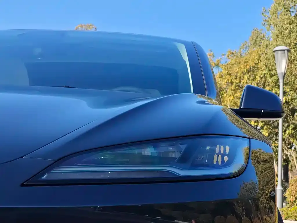 Tesla Model 3 — фото 2