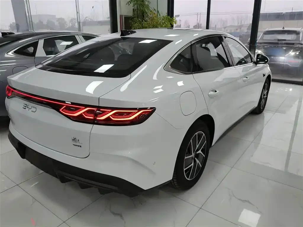 BYD Qin L — фото 2