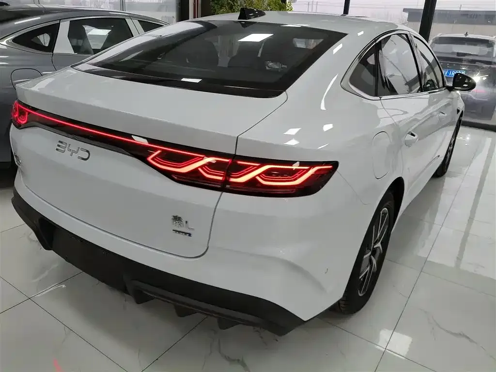 BYD Qin L — фото 10