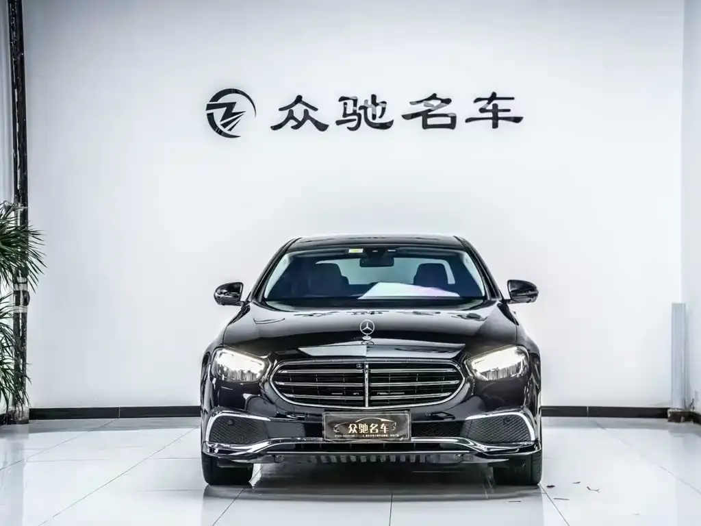 Mercedes-Benz E-Class — фото 9