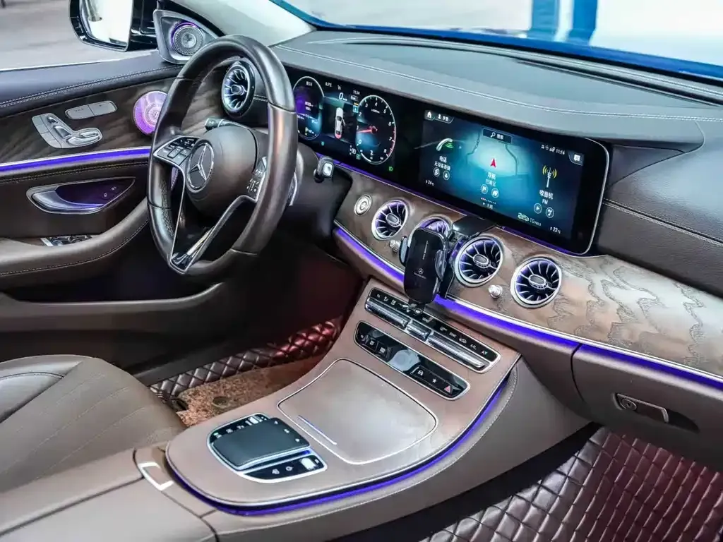 Mercedes-Benz E-Class — фото 4