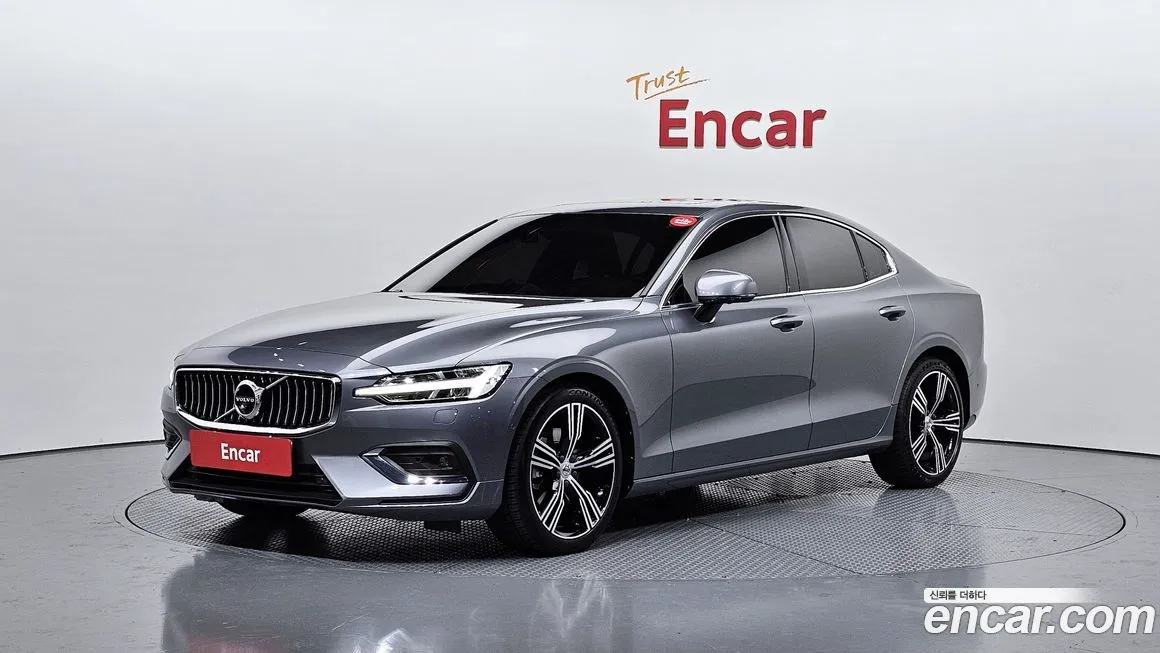 Volvo S60 — фото 1