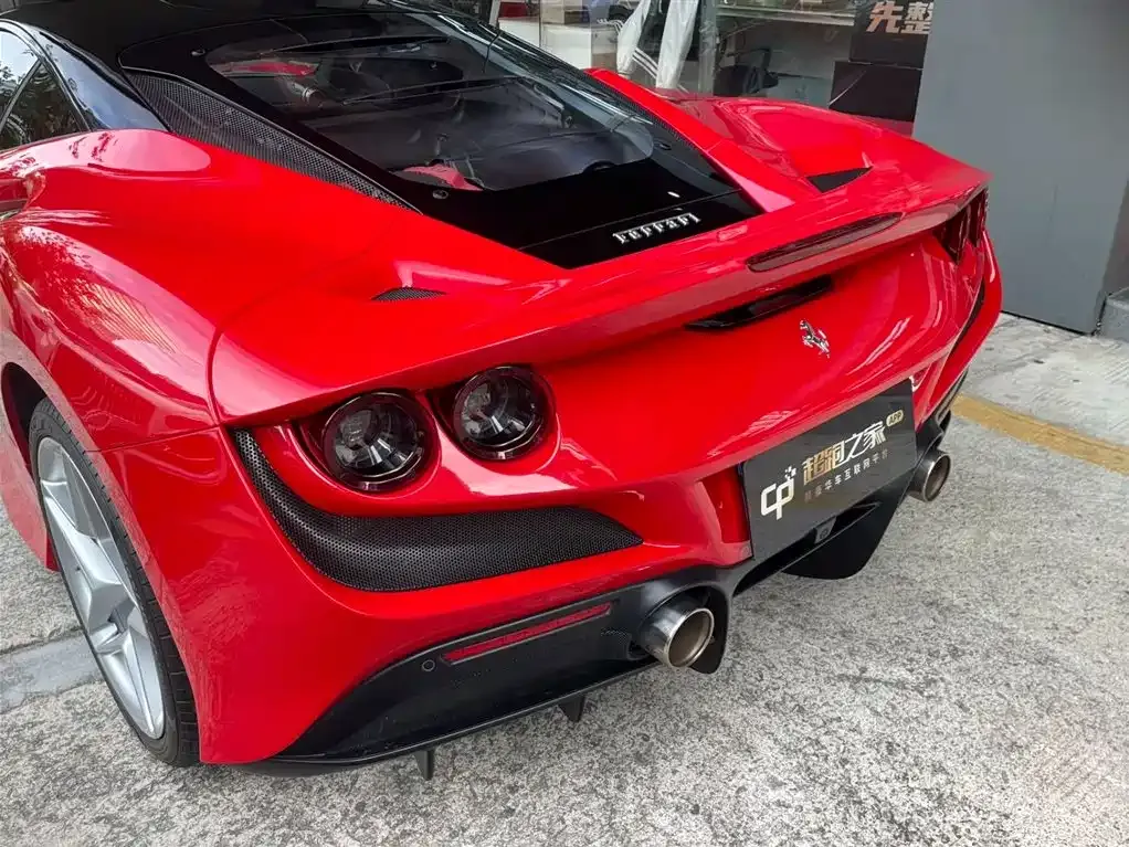 Ferrari F8 — фото 9