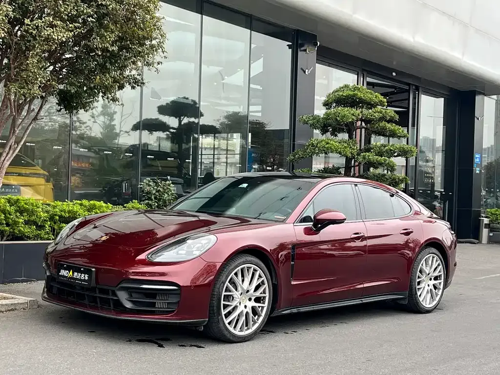 Porsche Panamera — фото 1