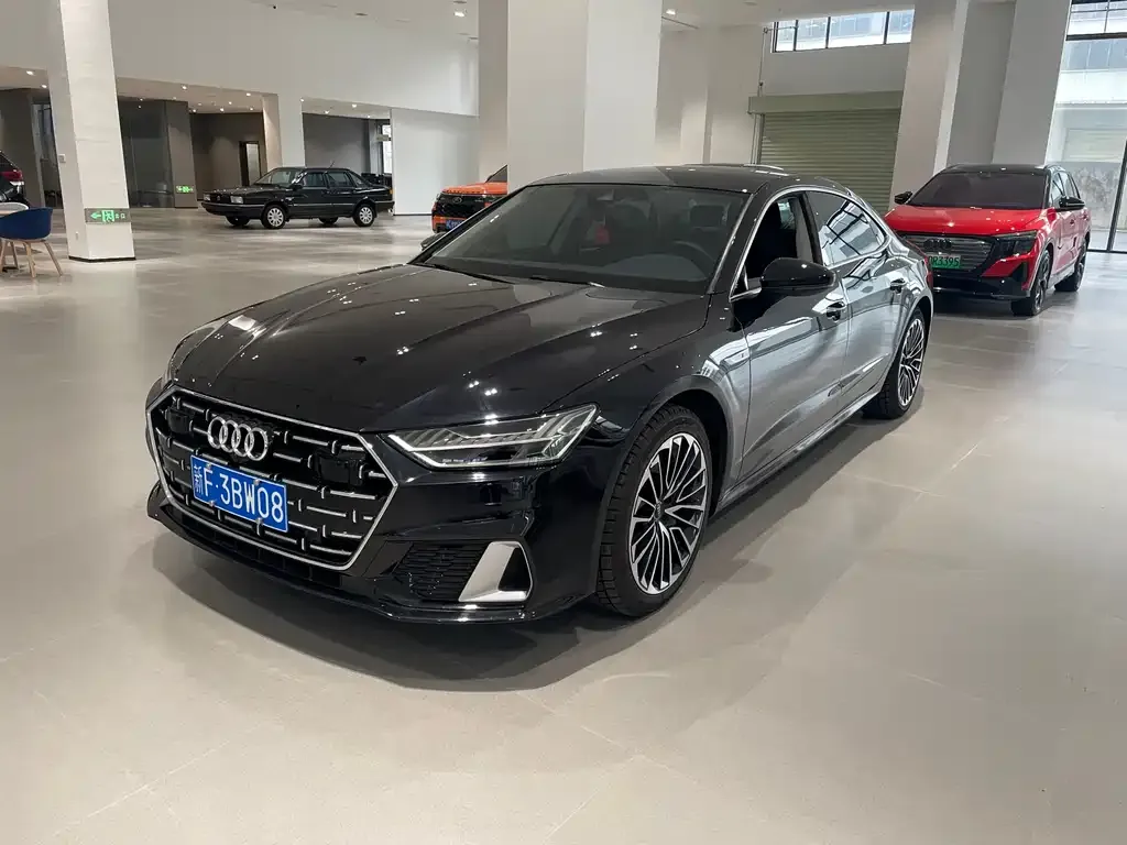 Audi A7L — фото 1