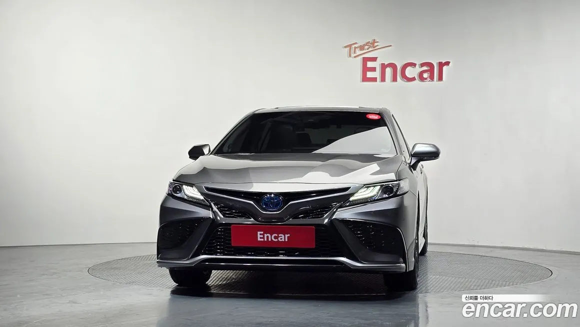 Toyota Camry — фото 3