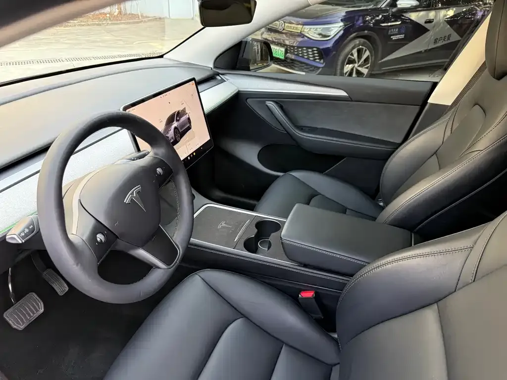 Tesla Model Y — фото 7
